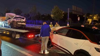 TEM Otoyolunda iki araç çarpıştı: 1 ölü