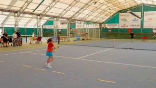 Tepebaşında tenis turnuvası devam ediyor