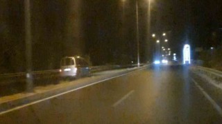 Ters şeritte 2 kilometre gitti, trafiği birbirine kattı