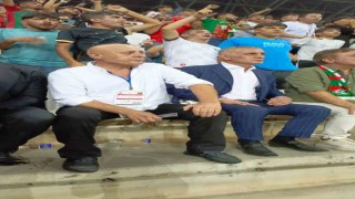 TFF Başkanı İbrahim Hacıosmanoğlu Amedspor taraftarı arasında maç izledi