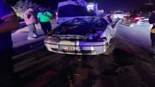Tırla otomobilin çarpıştığı kazada 5 kişi yaralandı