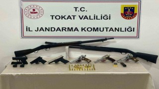 Tokatta jandarmadan uyuşturucu ve silah operasyonu: 4 kişi tutuklandı