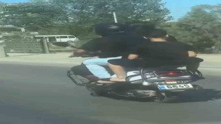 Trafikte hayrete düşüren yolcuklar kameraya yansıdı