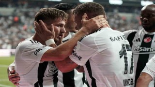 Trendyol Süper Lig: Beşiktaş: 2 - Antalyaspor: 1 (İlk yarı)