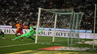Trendyol Süper Lig: Konyaspor: 1 - Galatasaray: 1 (İlk yarı)