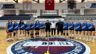 Turgutlu Belediyesi Kadın Voleybol Takımı antrenmanlara başladı
