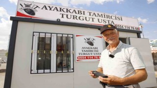Uluslararası iyilik ödülü alan Turgut ustaya belediyeden konteyner dükkan sürprizi