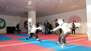 Vali Ali Çelik, sporcularla bir araya geldi
