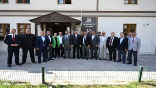 Vali Çiftçi muhtarları dinledi
