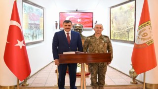 Vali Çiftçiden Algan Paşaya ziyaret