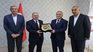 Vali Hatipoğlu, emekli olan personellerle bir araya geldi