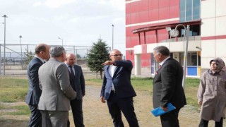 Vali Koç, KYK yurtlarında incelemede bulundu
