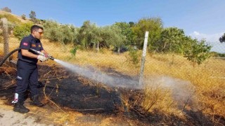 Yangın, itfaiyenin hızlı müdahalesiyle bahçeye sıçramadan söndürüldü