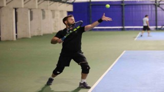 Yaz tenis turnuvası lansman maçlarıyla başladı
