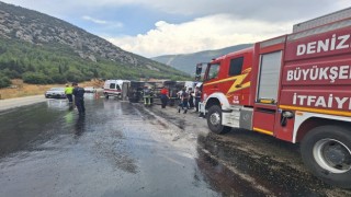 Yeğeninin düğününe giderken kazada ölen kadın toprağa verildi