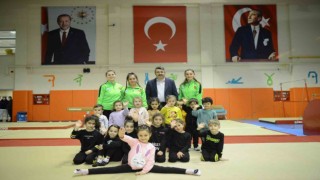 Yıldırımlı miniklere cimnastik eğitimi