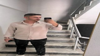 Yol tabelasına motosikletiyle çarpan genç sürücü hayatını kaybetti