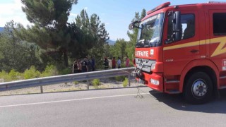 Yoldan çıkan araç ağaca çarparak durabildi: 1 ölü, 2 yaralı