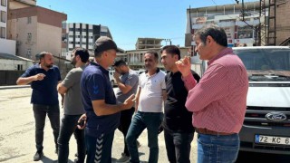 Yüksekovada birçok cadde ve sokakta elektrik direkleri kalkıyor