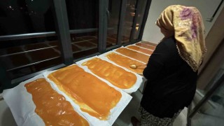 Yüksekovada pestil yapımı