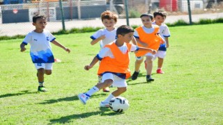 Yunusemre Belediyesporda yaz futbol okulu sona erdi