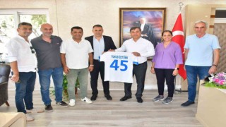 Yunusemre Belediyespordan İl Müdürü Yunus Öztürke ziyaret