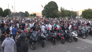 Yüzlerce motosikletli Filistine destek için konvoy oluşturdu