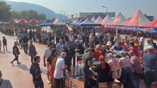 1. Çınarcık Hamsi Festivalinde 3 ton balık ikram edildi