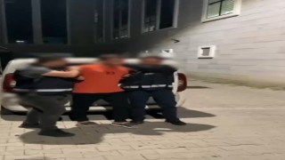 39 suç kaydı ve 19 yıl hapis cezası bulunan şahıs saklandığı evde bazanın altında yakalandı