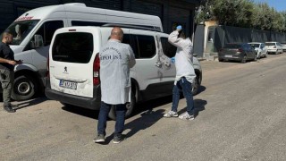 57 suç kaydı olan şahıs ve yanındakiler ellerinde silahla sokağa çıkıp husumetlilerini tehdit etti
