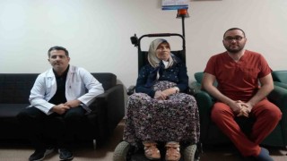 78 yaşındaki felçli kadın başarılı ameliyatla yeniden hayata tutundu