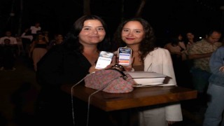 Ada Mobilin Kuşadalılara ilk hediyesi ünlü sanatçının konseri oldu