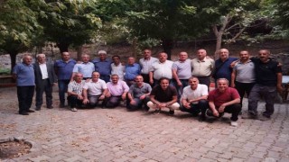 Adanalı öğretmen 42 yıl sonra öğrencileri ile buluştu
