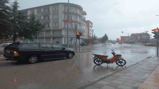 Afyonkarahisarda sağanak yağış etkili oldu