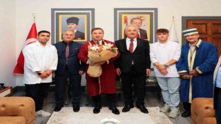 Ahilerden Vali Aydoğduya ziyaret
