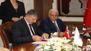 Ahlatcı Vakfından Diyanet Gençlik Çalışmaları Merkezine destek