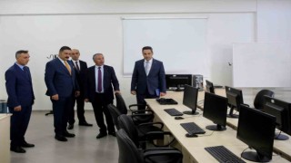 AİÇÜ Fen Edebiyat Fakültesinde yeni bir bilgisayar laboratuvarı açıldı
