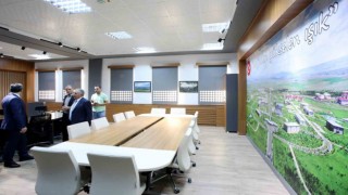 AİÇÜ Lisansüstü Eğitim Enstitüsünde çevrimiçi toplantı ve sunum salonu açıldı