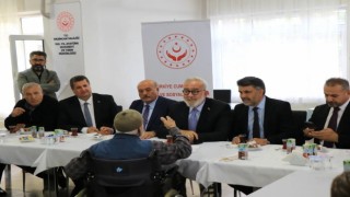 AK Parti heyetinden huzurevi ziyareti