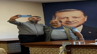 AK Parti İl Başkanı Küçükoğlu, vatandaşlarla Selfie yaptı