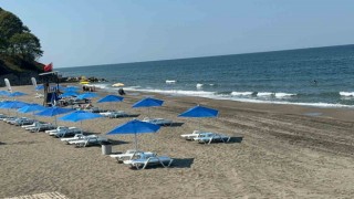 Akçakoca sahilleri boş kaldı