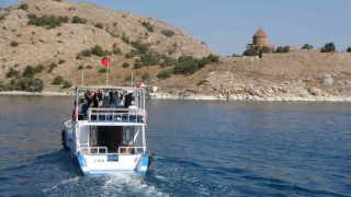 Akdamar Kilisesi 12nci ayine ev sahipliği yapıyor