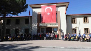 Akülü sandalyeye kavuşan kadın mutluluktan gözyaşlarına boğuldu