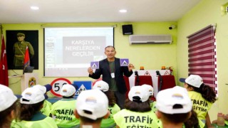 Alanya Belediyesi Trafik Eğitim Parkı minik öğrencileri ağırladı