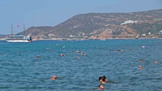 Alanyada 2 gün aradan sonra güneşi gören tatilciler plajlara akın etti