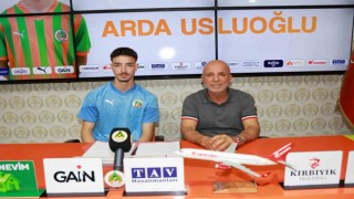 Alanyaspor, genç santrforu renklerine bağladı