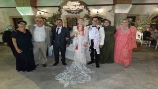 Alman geline Türk usulü düğün