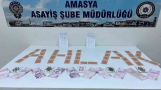 Amasyada kıraathanede kumar oynayan 5 şahsa 32 bin 125 TL para cezası