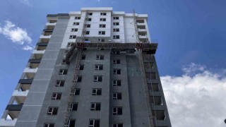 Ankarada inşaat iskelesi kırıldı: 3 Ölü