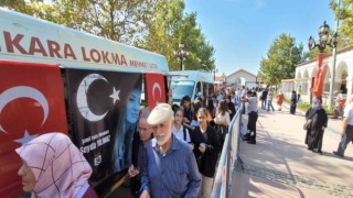 Ankarada şehit polis memuru Şeyda Yılmazın devre arkadaşları lokma dağıttı